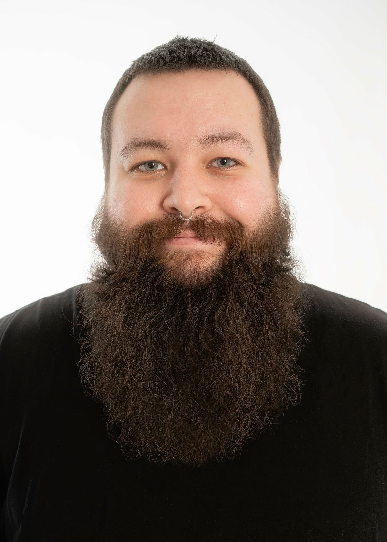 Simon Meunier St-Pierre headshot sur fond blanc